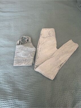 lululemon athletica Pale Gray Active Set - Leggings & Strappy bra